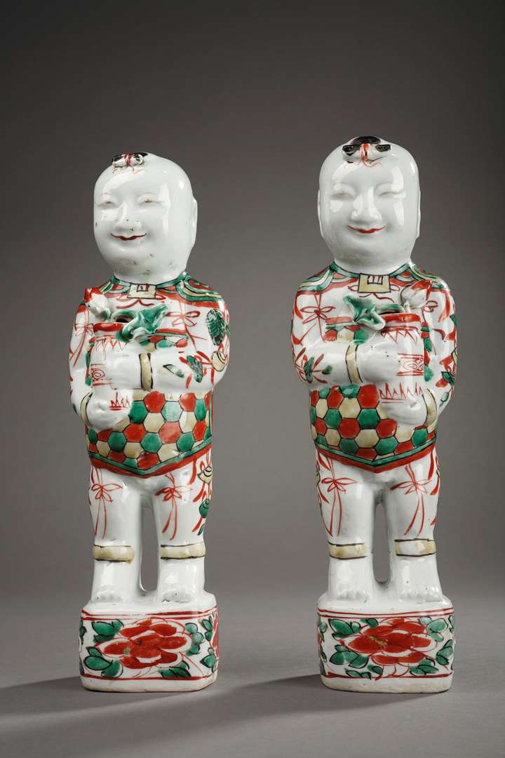 Pair of boys (Hehe erxian) "Famille verte" porcelain - Kangxi period